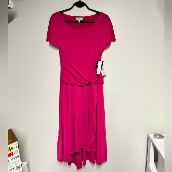Robbie Bee Short Sleeve High-Low Fit + Flare Dress - Picture 2 of 9